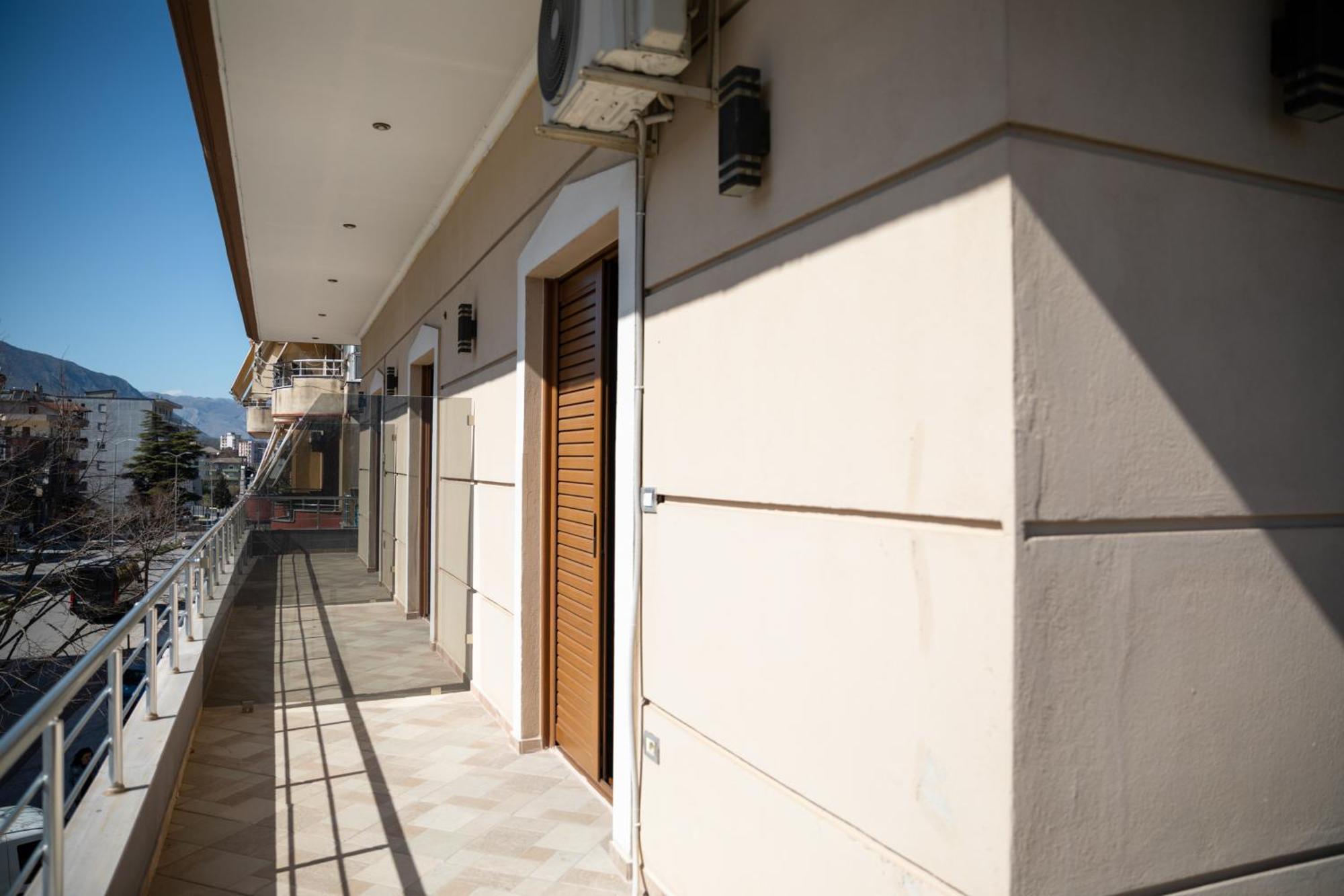Bora Hotel Gjirokaster Exterior photo