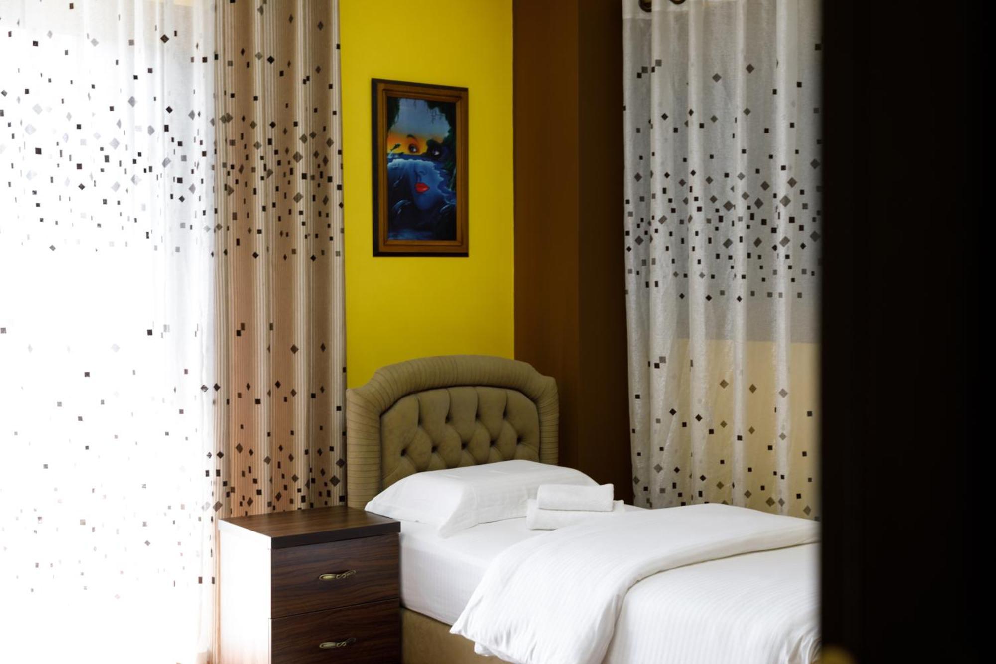 Bora Hotel Gjirokaster Exterior photo