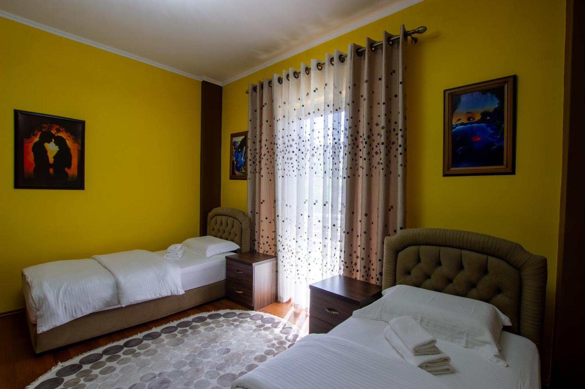 Bora Hotel Gjirokaster Exterior photo