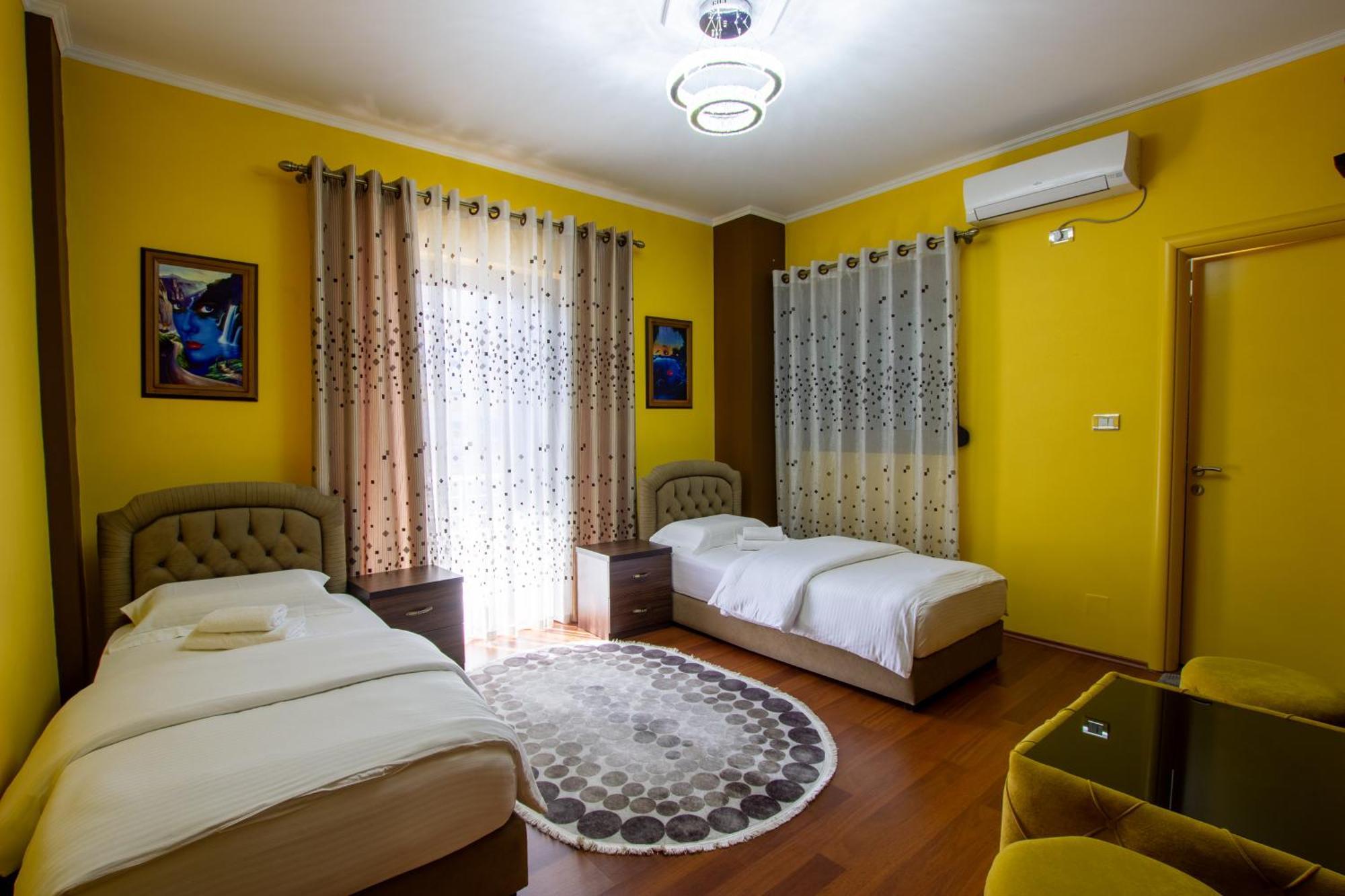 Bora Hotel Gjirokaster Exterior photo